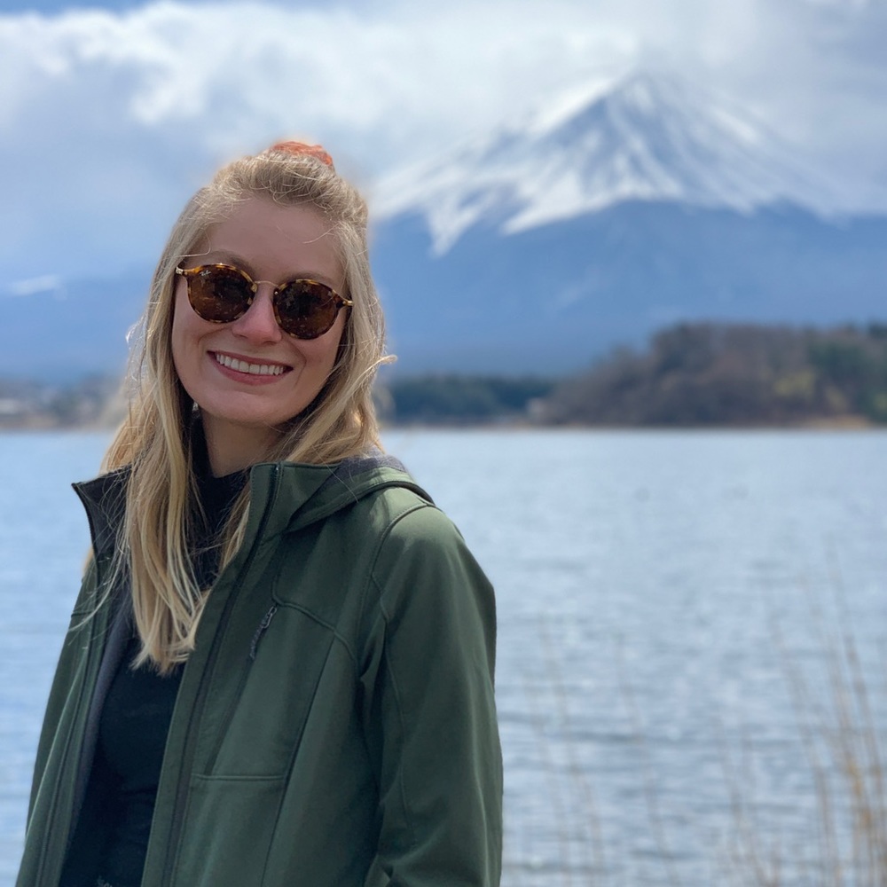 Meet your Posher, Laura